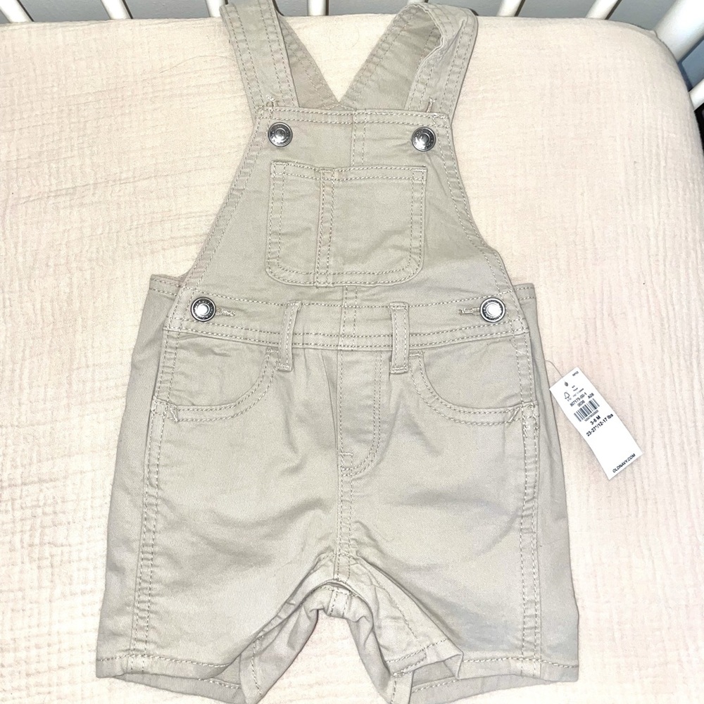 Overall twill shorts. Beige color. Unisex